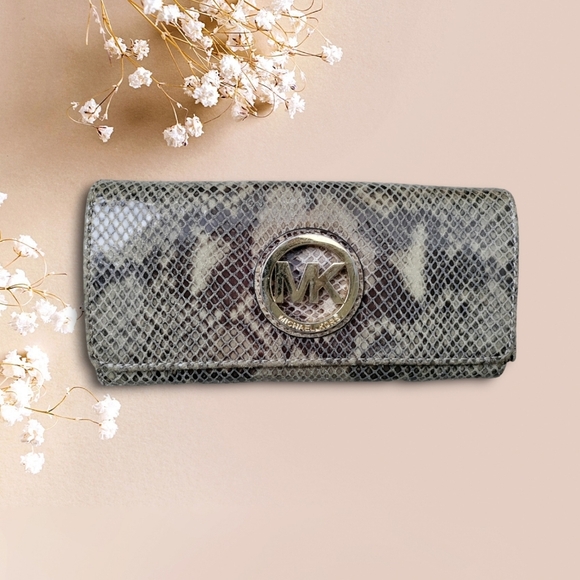 Michael Kors White/Brown Python Embossed Wallet - Picture 1 of 12